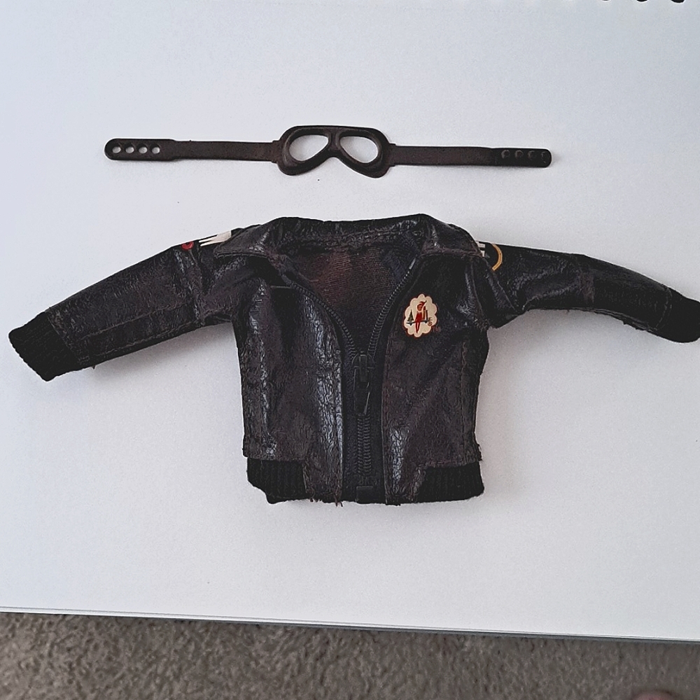 ELF ON THE SHELF BOMBER JACKET AND GOGGLES